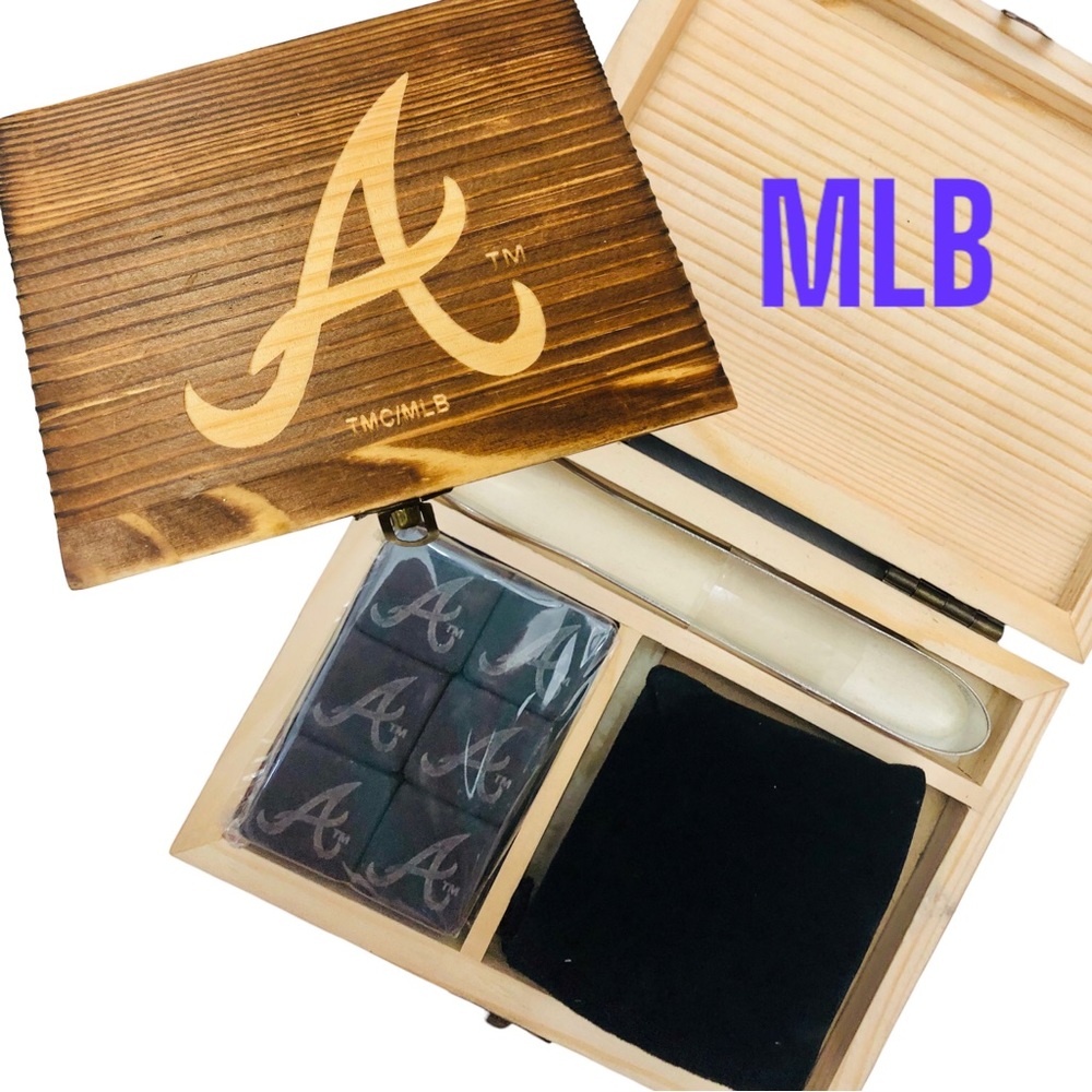 MLB Atlanta Braves Whiskey Rocks Gift Set